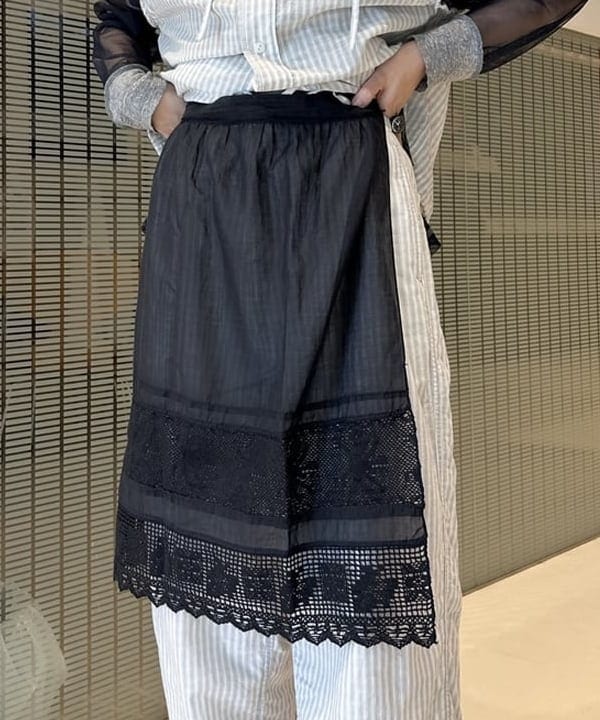 清水 彩乃さんの「BEAMS WOMEN｜チェック ストライプ フーデッド ノースリーブ」を使ったコーディネート