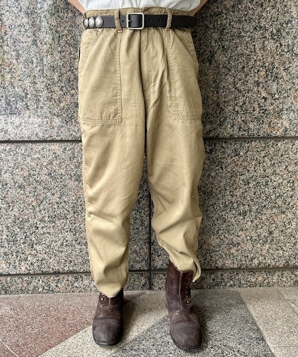吉田 洸輝さんの「BEAMS WOMEN｜カットオフ ベイカーパンツ 【リラックスフィット】」を使ったコーディネート