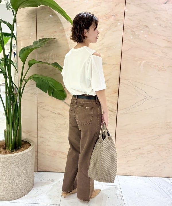 AONO SHIKAMAさんの「BEAMS WOMEN｜ショルダー スリット Tシャツ」を使ったコーディネート