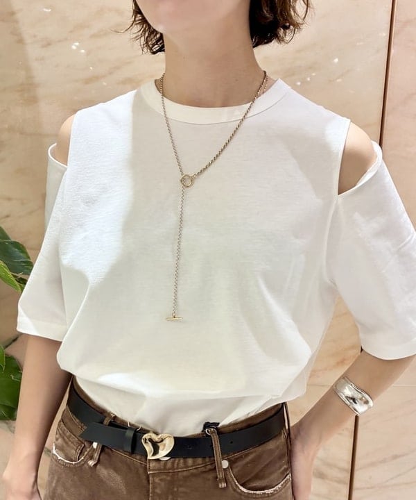 AONO SHIKAMAさんの「BEAMS WOMEN｜ショルダー スリット Tシャツ」を使ったコーディネート