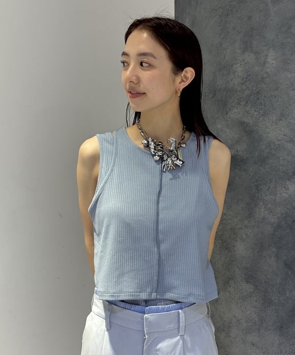 ササキさんの「BEAMS WOMEN｜カットアウト レイヤード ノースリーブ」を使ったコーディネート