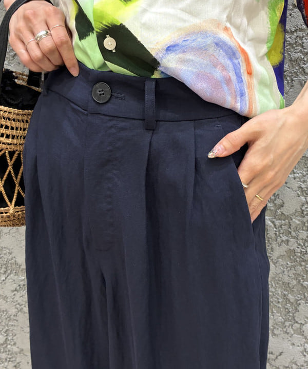 ササキさんの「BEAMS WOMEN｜ワイド ストレート 2タック パンツ」を使ったコーディネート
