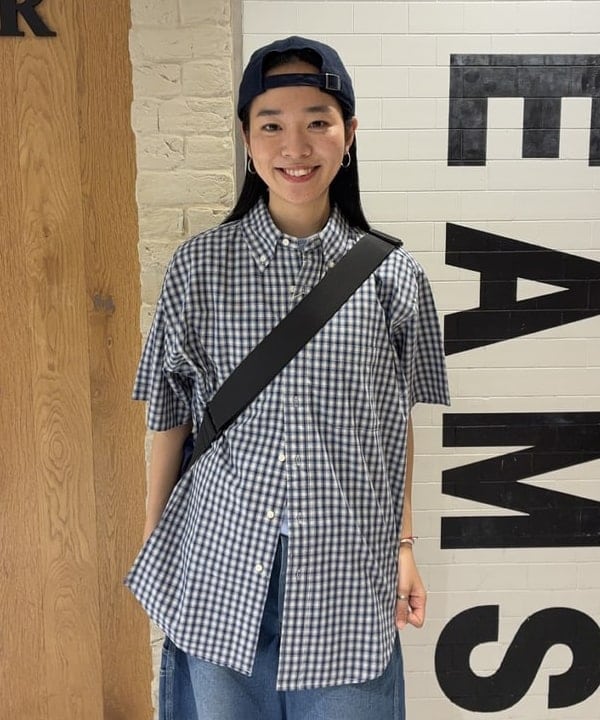 津藤 理佐子さんの「BEAMS WOMEN｜【別注】NEW ERA / MLB フレンチリネン キャップ」を使ったコーディネート