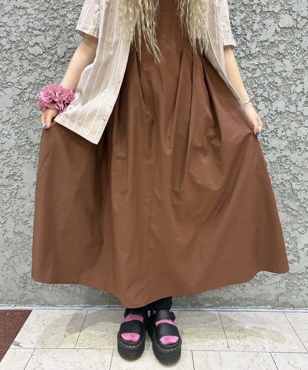 マツモト アカネさんの「BEAMS WOMEN｜タック フレアー キャミソール ワンピース」を使ったコーディネート