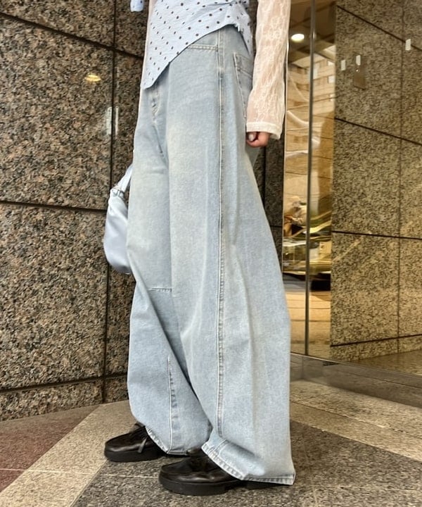 あさひさんの「BEAMS WOMEN｜デニム バレル パンツ」を使ったコーディネート