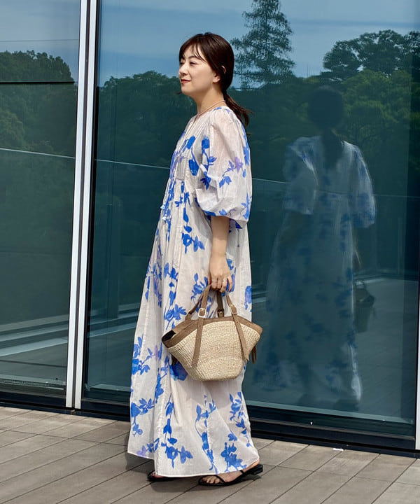 住吉　明佳さんの「BEAMS WOMEN｜VIOLAd&rsquo;ORO / アバカ スエード トートバッグ」を使ったコーディネート