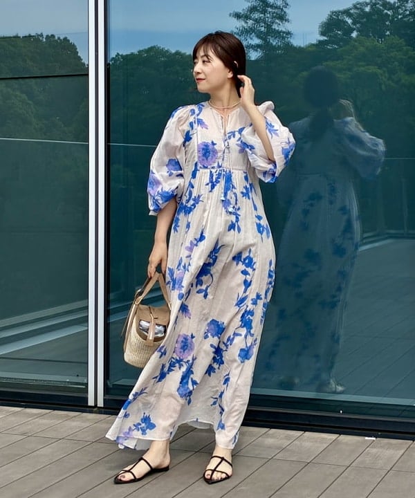 住吉　明佳さんの「BEAMS WOMEN｜VIOLAd&rsquo;ORO / アバカ スエード トートバッグ」を使ったコーディネート