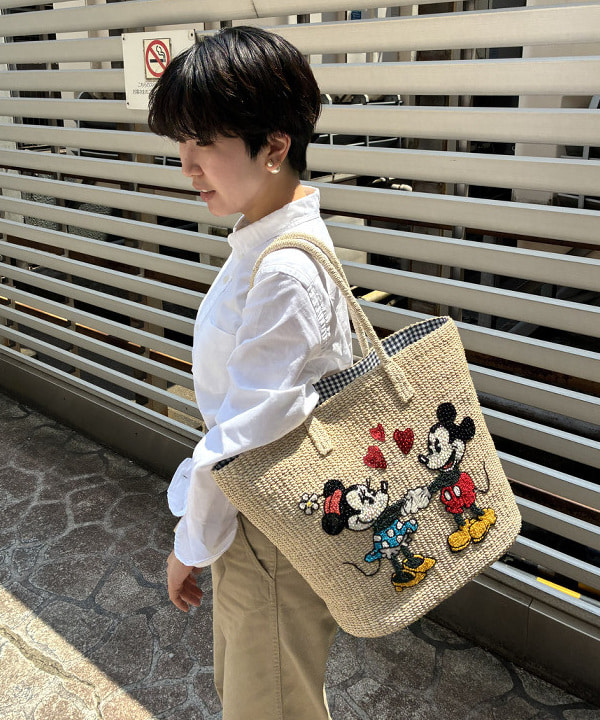 森川 夏衣さんの「BEAMS WOMEN｜オックスフォード ボタンダウン シャツ」を使ったコーディネート