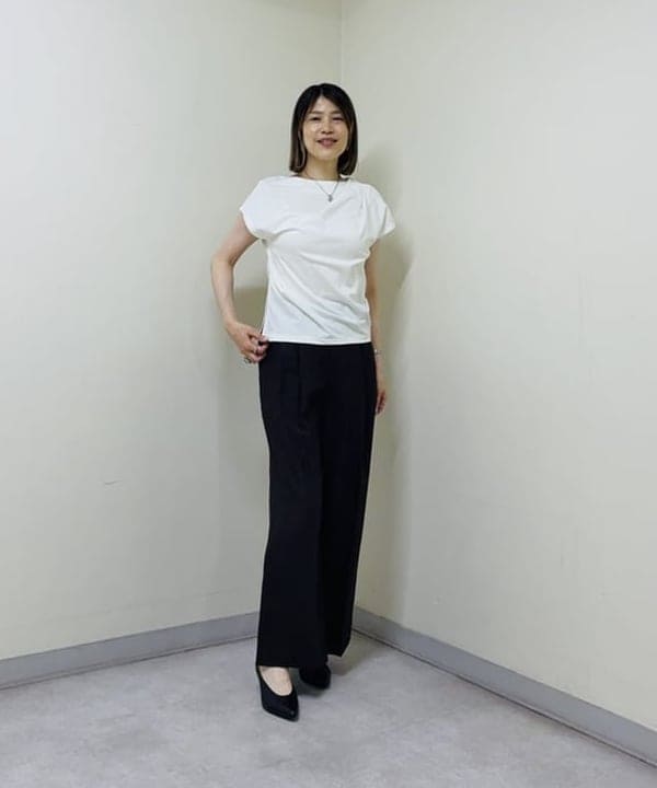 岩沢 珠代さんの「BEAMS WOMEN｜アシンメトリー ドレープ プルオーバー」を使ったコーディネート