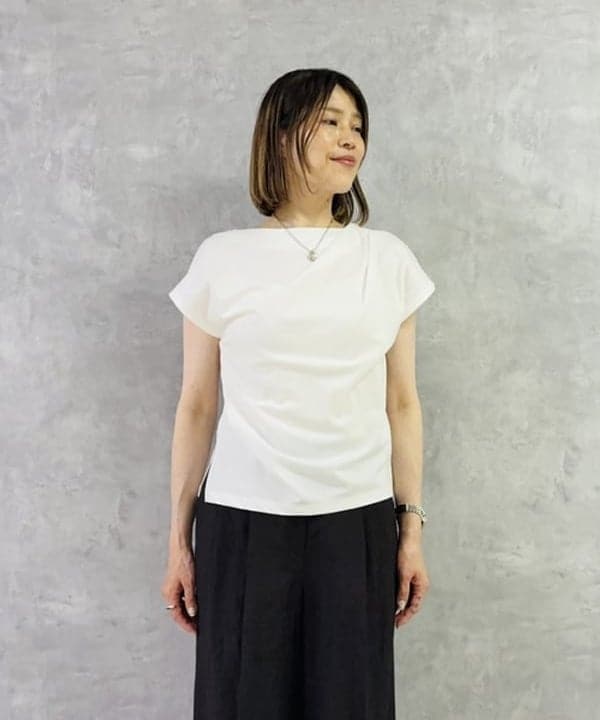岩沢 珠代さんの「BEAMS WOMEN｜アシンメトリー ドレープ プルオーバー」を使ったコーディネート