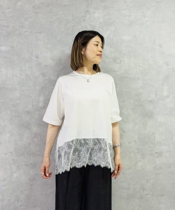 岩沢 珠代さんの「BEAMS WOMEN｜レース 切り替え Tシャツ」を使ったコーディネート