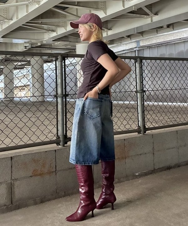みやさかさんの「BEAMS WOMEN｜LEE / WIDE DENIM SHORTS」を使ったコーディネート