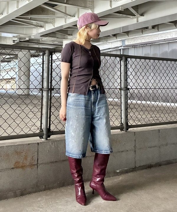 みやさかさんの「BEAMS WOMEN｜LEE / WIDE DENIM SHORTS」を使ったコーディネート