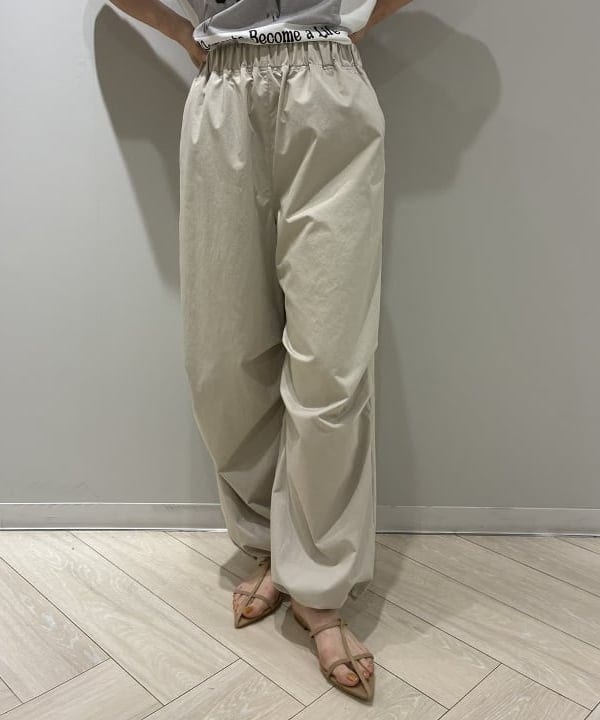 OSUMIさんの「BEAMS WOMEN｜ドロスト タフタ パンツ」を使ったコーディネート