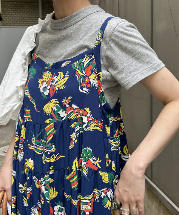 清水 彩乃さんの「BEAMS WOMEN｜フリル ショート ブラウス」を使ったコーディネート