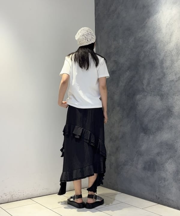 SAEさんの「BEAMS WOMEN｜アシンメトリー タック ビジュー Tシャツ」を使ったコーディネート
