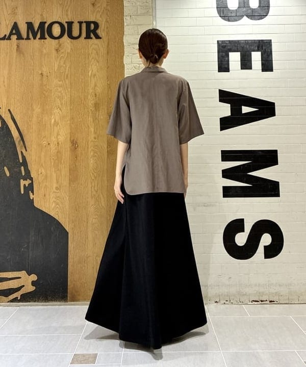 ヒライさんの「BEAMS WOMEN｜コットン アセテート オーバーシャツ」を使ったコーディネート