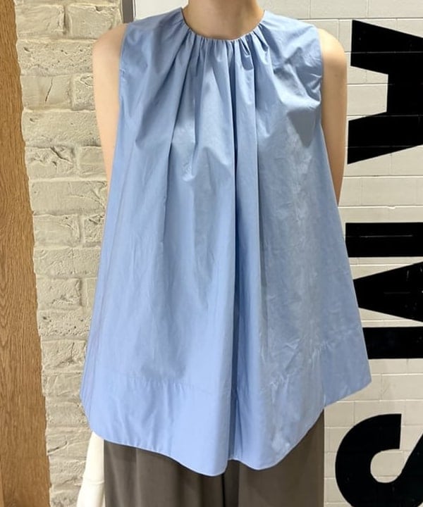 ヒライさんの「BEAMS WOMEN｜ワイド ヘム ギャザー ノースリーブ ブラウス」を使ったコーディネート