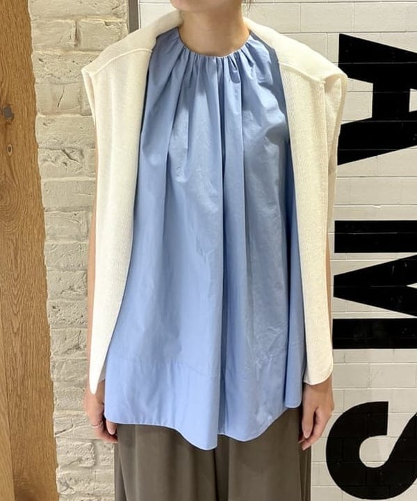 ヒライさんの「BEAMS WOMEN｜ワイド ヘム ギャザー ノースリーブ ブラウス」を使ったコーディネート