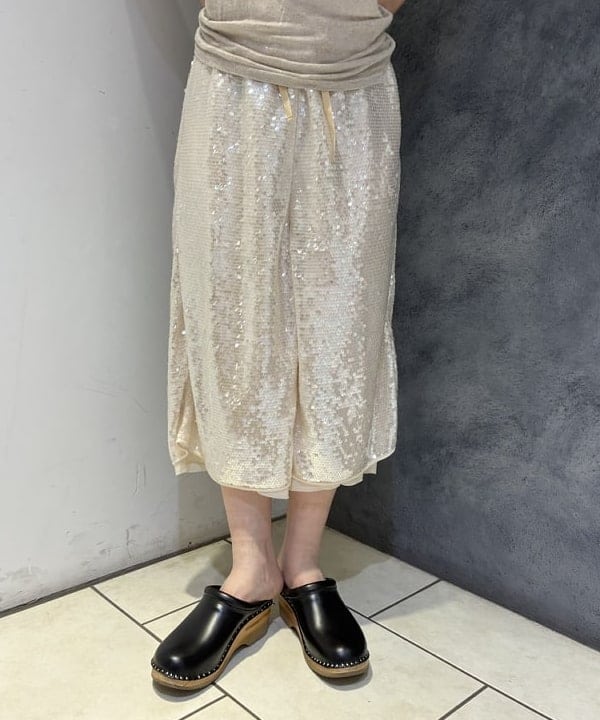 モモさんの「BEAMS WOMEN｜maturely / スパンコール ハーフ パンツ」を使ったコーディネート