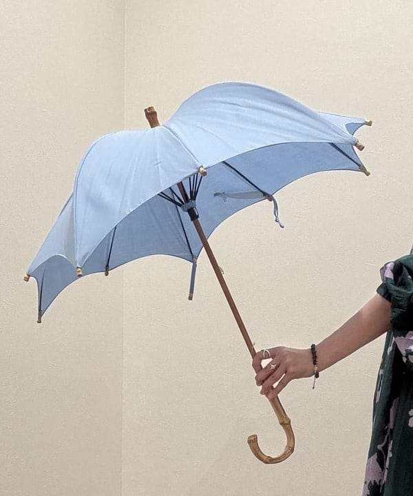 篠崎 香月さんの「BEAMS WOMEN｜Dicesare Designs / Kabocha傘」を使ったコーディネート