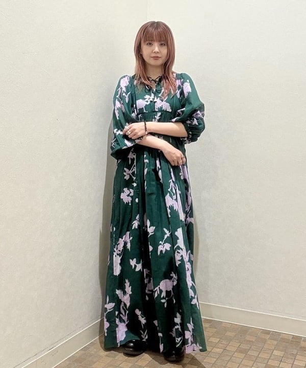 篠崎 香月さんの「BEAMS WOMEN｜Dicesare Designs / Kabocha傘」を使ったコーディネート