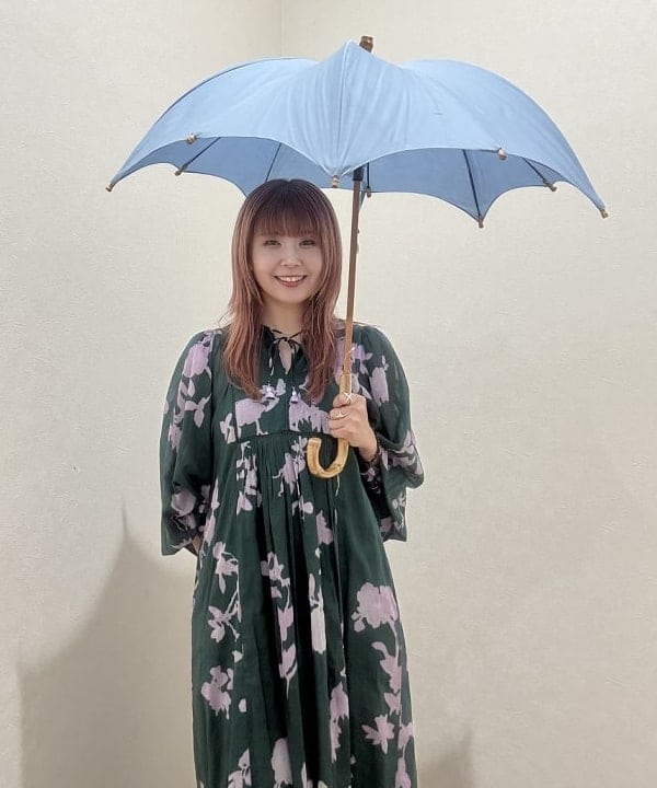 篠崎 香月さんの「BEAMS WOMEN｜Dicesare Designs / Kabocha傘」を使ったコーディネート