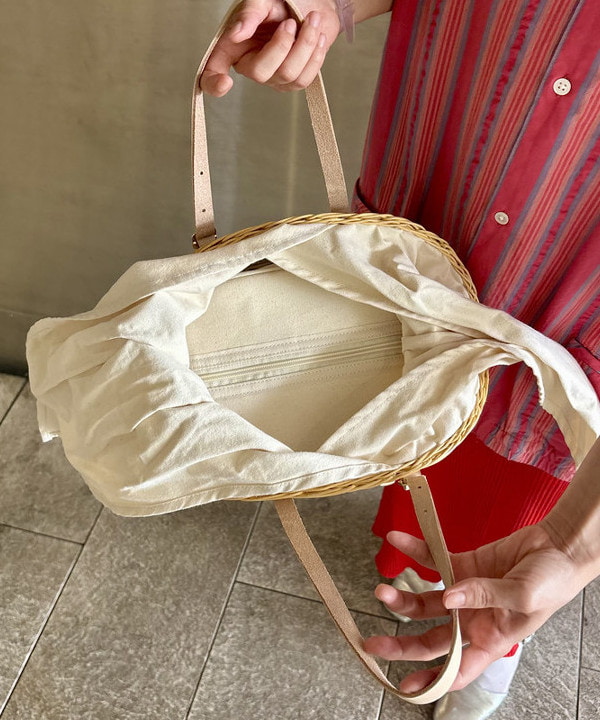 みりさんの「マルチ ストライプ オープンカラーシャツ【ワイドフィット】」を使ったコーディネート