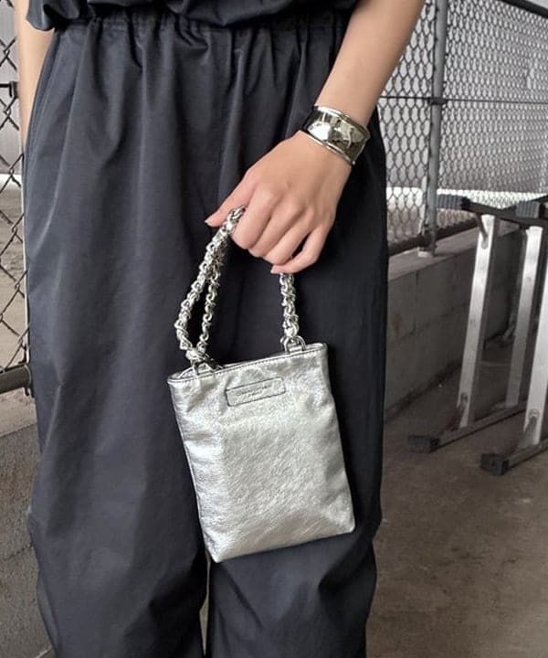 Kanaeさんの「BEAMS WOMEN｜バルーン タフタ ブラウス」を使ったコーディネート