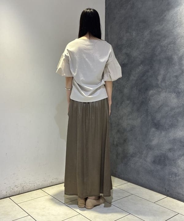 OSUMIさんの「BEAMS WOMEN｜タフタ バルーン スリーブ プルオーバー」を使ったコーディネート