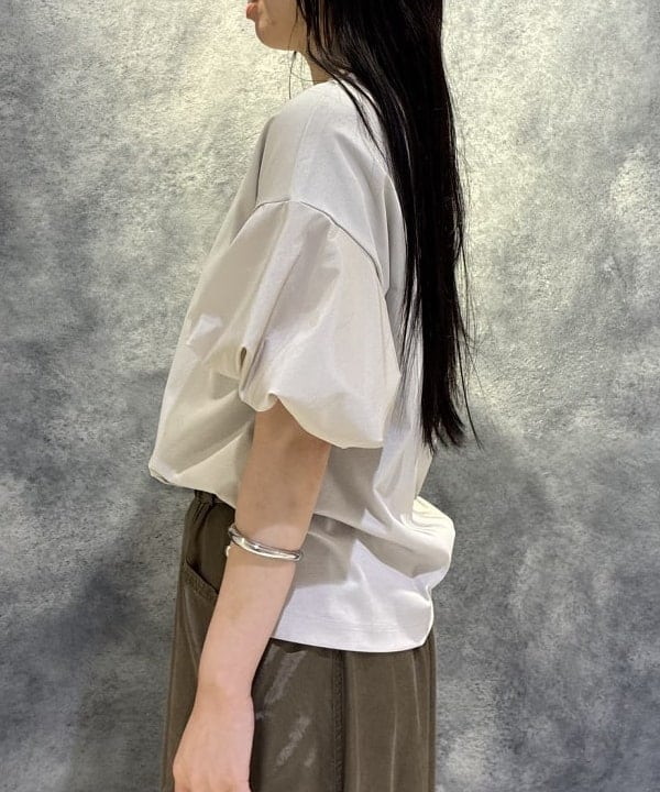 OSUMIさんの「BEAMS WOMEN｜タフタ バルーン スリーブ プルオーバー」を使ったコーディネート