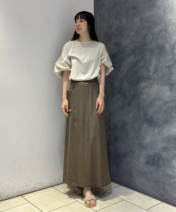 OSUMIさんの「BEAMS WOMEN｜タフタ バルーン スリーブ プルオーバー」を使ったコーディネート
