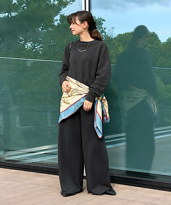 shibataさんの「BEAMS WOMEN｜【別注】SLOANE / 裏毛 ショート丈 ロングスリーブ スウェット」を使ったコーディネート