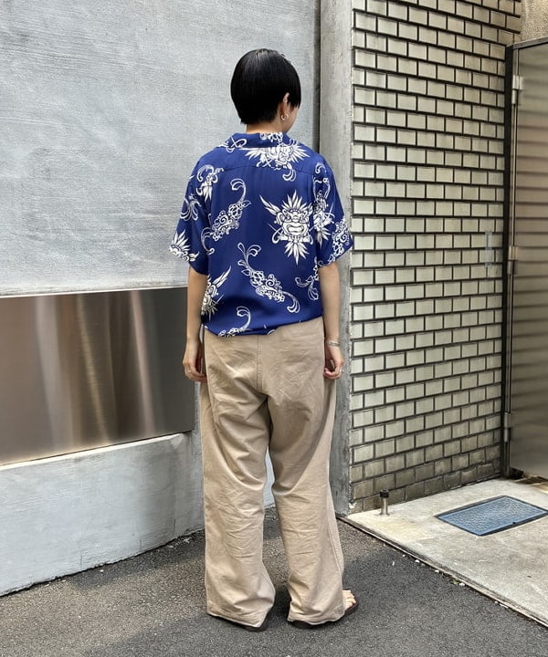 ミナミマリコさんの「BEAMS WOMEN｜【別注】SUN SURF / オープンカラー シャツ」を使ったコーディネート