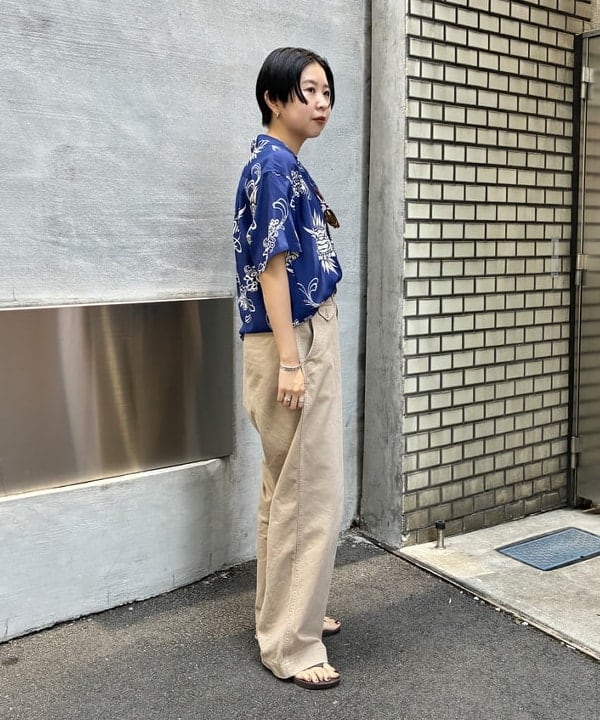 ミナミマリコさんの「BEAMS WOMEN｜【別注】SUN SURF / オープンカラー シャツ」を使ったコーディネート