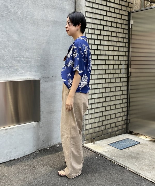 ミナミマリコさんの「BEAMS WOMEN｜【別注】SUN SURF / オープンカラー シャツ」を使ったコーディネート