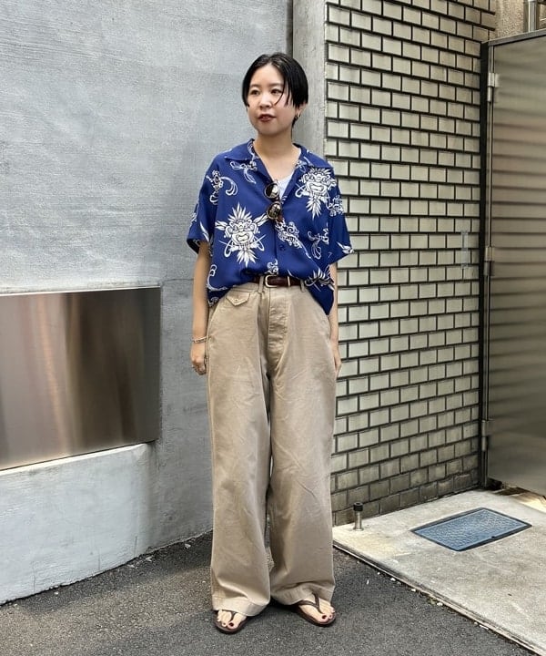 ミナミマリコさんの「BEAMS WOMEN｜【別注】SUN SURF / オープンカラー シャツ」を使ったコーディネート