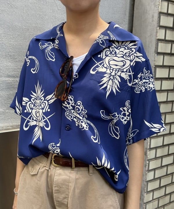ミナミマリコさんの「BEAMS WOMEN｜【別注】SUN SURF / オープンカラー シャツ」を使ったコーディネート