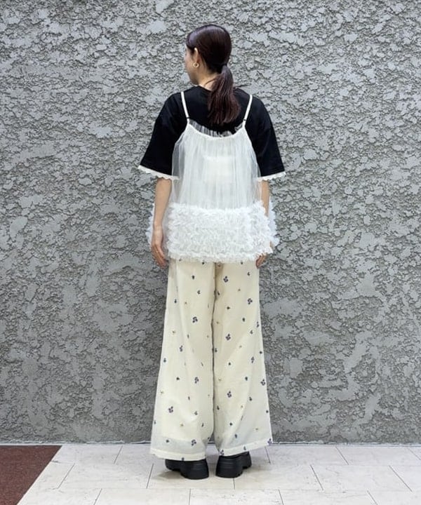 ササキさんの「BEAMS WOMEN｜フラワー プリント イージー パンツ」を使ったコーディネート