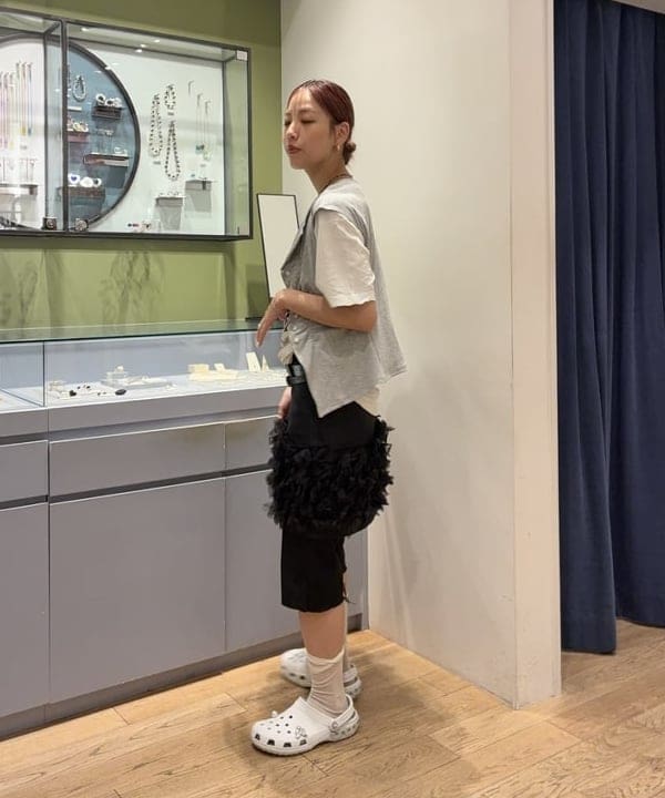 れいなさんの「BEAMS WOMEN｜リブ フロントギャザー フレンチスリーブ」を使ったコーディネート