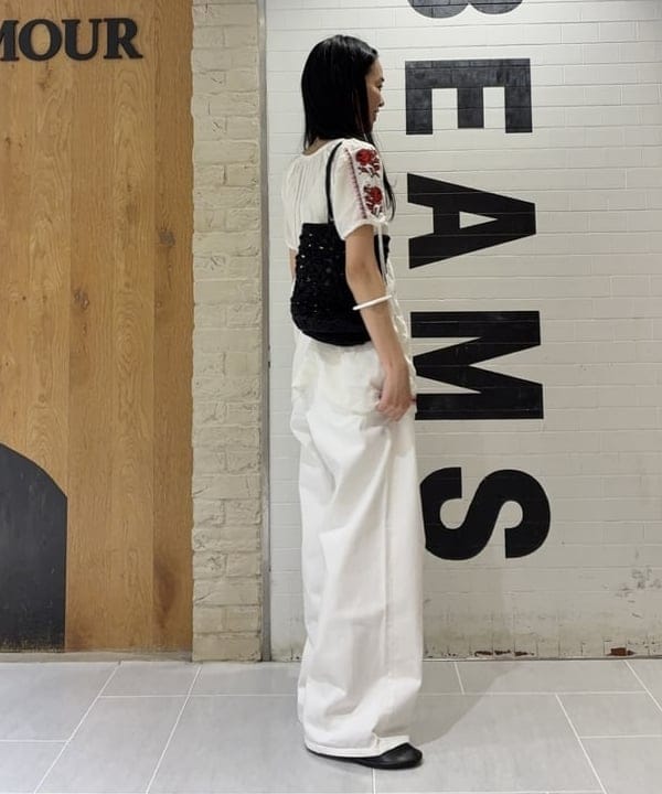 津藤 理佐子さんの「BEAMS WOMEN｜ミックス ハート トグル ブレスレット」を使ったコーディネート