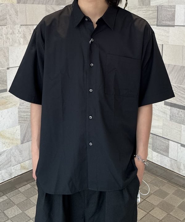 松島 海斗さんの「ソリッド TR ハーフスリーブ シャツ」を使ったコーディネート