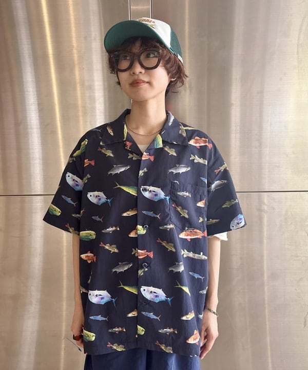 みりさんの「【別注】Columbia / PFG 総柄シャツ」を使ったコーディネート