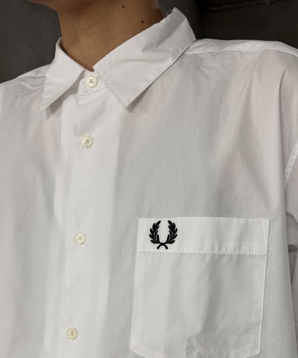 三宅 雄平さんの「BEAMS WOMEN｜BEAMS｜【別注】FRED PERRY / Broad Short Sleeve Shirts｜半袖｜ブロード生地 上品｜別注 」を使ったコーディネート