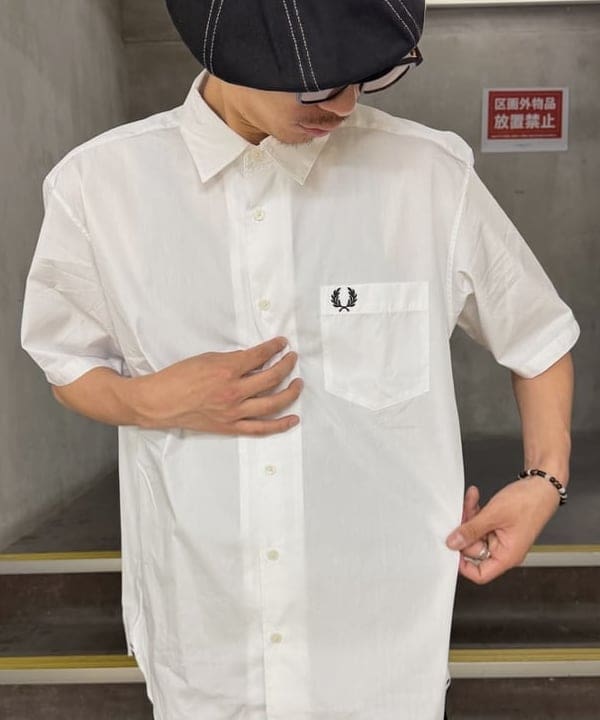 三宅 雄平さんの「BEAMS WOMEN｜BEAMS｜【別注】FRED PERRY / Broad Short Sleeve Shirts｜半袖｜ブロード生地 上品｜別注 」を使ったコーディネート