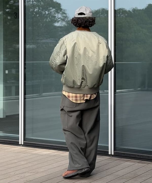 BAKU(東江 漠)さんの「BEAMS WOMEN｜リラックスフィット THERMOLITE(R) MA-1 （撥水）」を使ったコーディネート