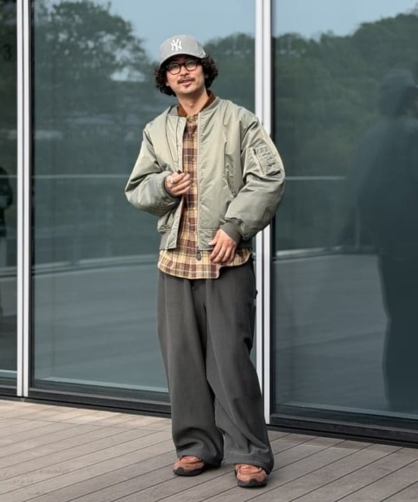 BAKU(東江 漠)さんの「BEAMS WOMEN｜リラックスフィット THERMOLITE(R) MA-1 （撥水）」を使ったコーディネート