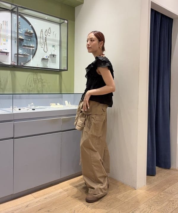 れいなさんの「BEAMS WOMEN｜ラッフル ティアード Vネック フレンチスリーブ」を使ったコーディネート