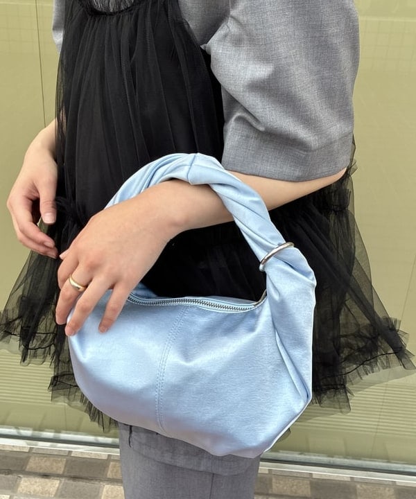 ナカノ アイさんの「4ボタン ダブル ハーフスリーブ ジャケット 26SS」を使ったコーディネート