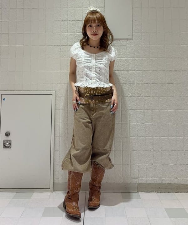 まゆちゃんさんの「BEAMS WOMEN｜レース パフスリーブ ビスチェ」を使ったコーディネート